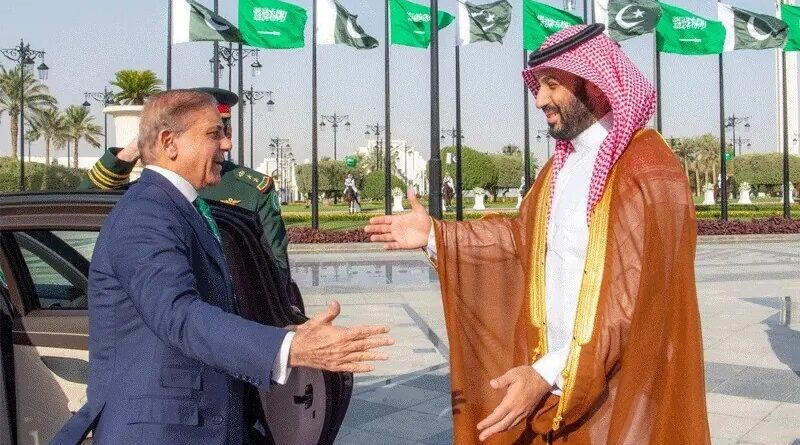 سعودی عرب نے دوستی کا حق ادا کر دیا ، پاکستان میں پٹرول 200 روپے فی لیٹر سستا دینے کا اعلان