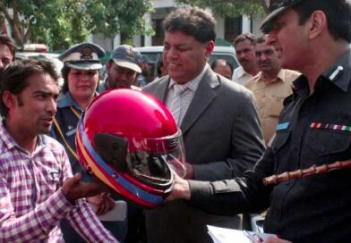 ہیلمٹ نہ پہننے پر چلان نہیں ہوگا بلکہ ۔۔ موٹرسائیکل سواروں کیلئے بڑی خبر